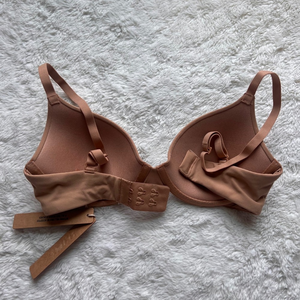 SKIMS Fits Everybody T-Shirt Bra Ochre Underwire Padded BA-DEM-9221 Size 30B NEW - Picture 4 of 12